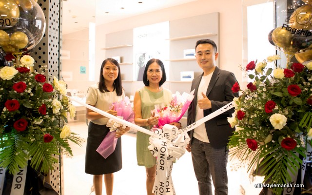 HONOR 11th experience store